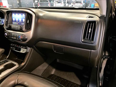 Used 2019 Chevrolet Colorado ZR2 w/ ZR2 Midnight Special Edition image 13