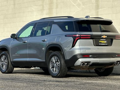 Certified 2024 Chevrolet Traverse LT image 6