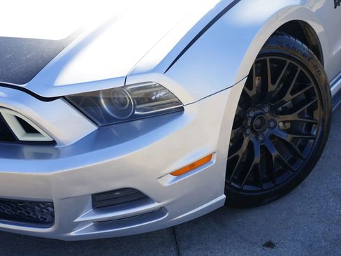 Used 2013 Ford Mustang GT Premium image 10