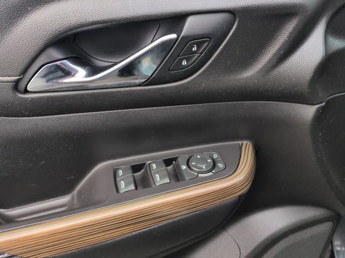 Used 2020 GMC Acadia SLE w/ LPO, Floor Liner Package image 29