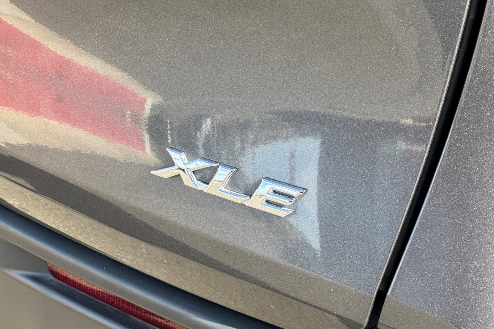 Used 2025 Toyota Sienna XLE FWD image 50