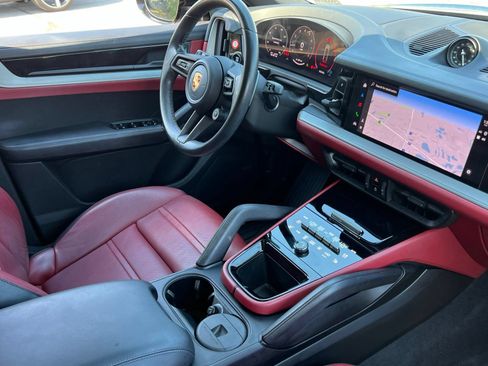 Certified 2024 Porsche Cayenne Coupe AWD/4WD image 14