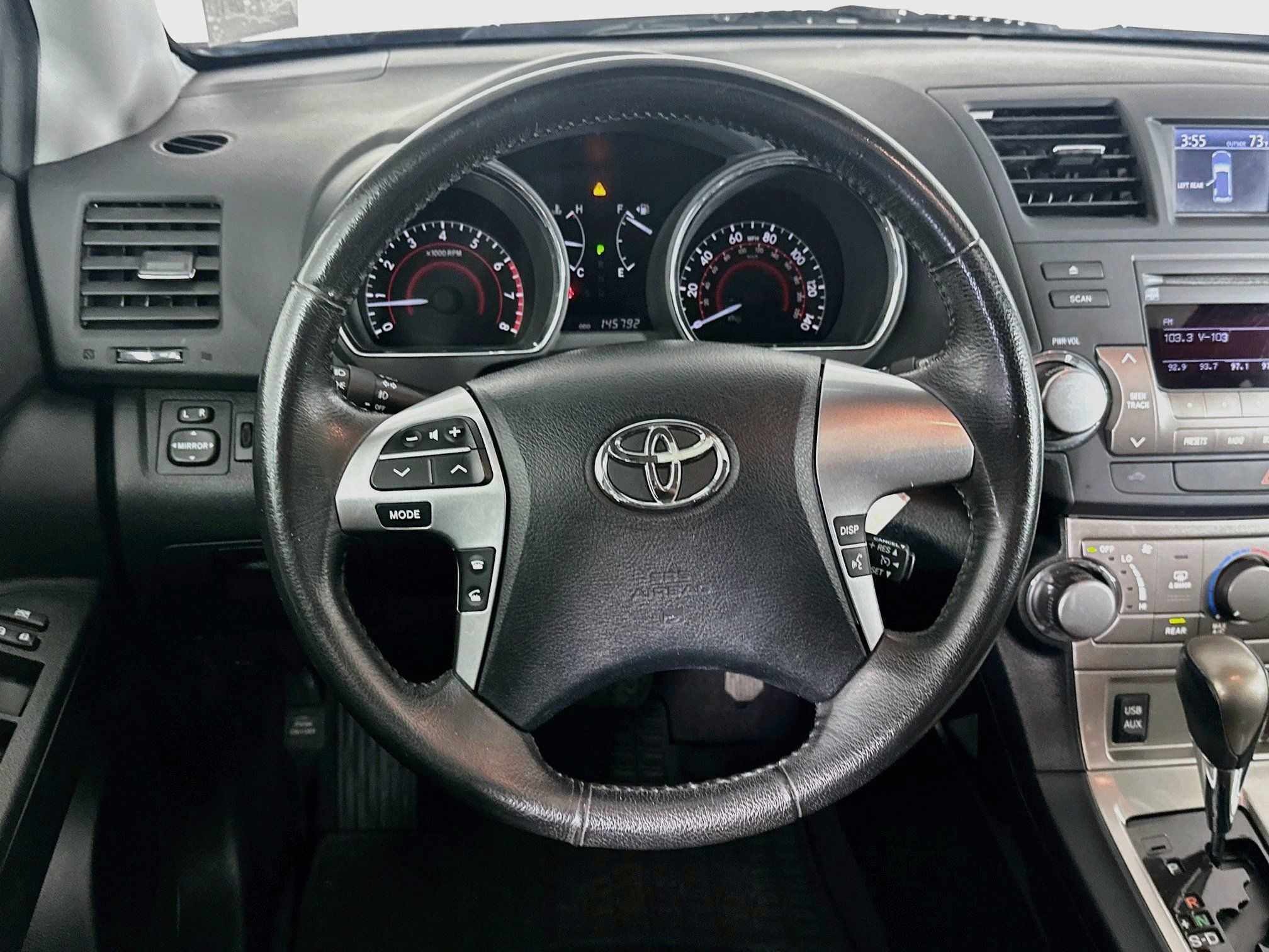 Used 2012 Toyota Highlander SE w/ Tow Pkg FWD image 17