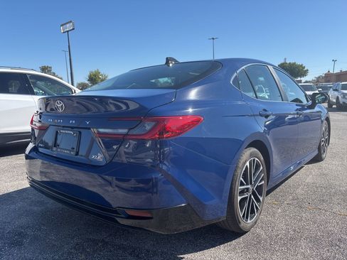 Used 2025 Toyota Camry SE image 5