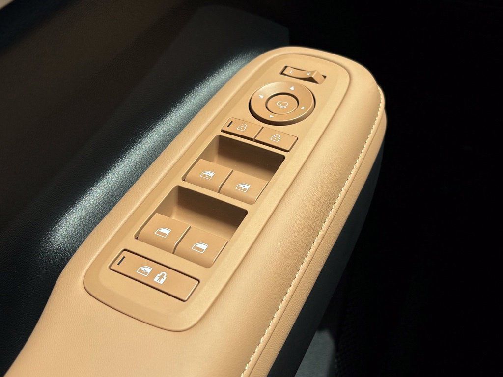 New 2027 Hyundai Santa Fe Limited FWD image 25