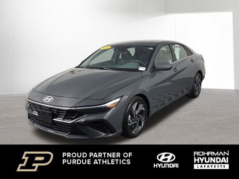 Used 2025 Hyundai Elantra SEL image 1
