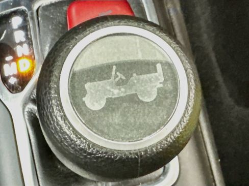 Used 2023 Jeep Wrangler Unlimited AWD/4WD image 17