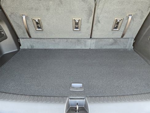 New 2026 Chevrolet Traverse LT w/ Sun and Wheel Package image 19