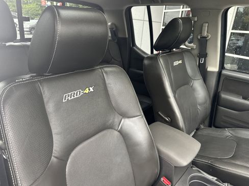 Used 2020 Nissan Frontier PRO-4X w/ Pro-4x Utility Package AWD/4WD image 32