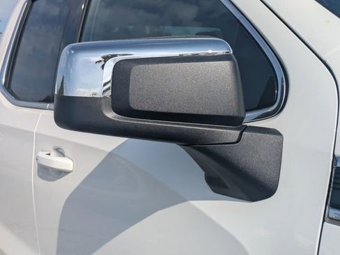 New 2026 GMC Sierra 1500 SLE image 13