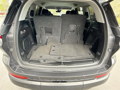 Used 2022 Jeep Grand Cherokee L Limited w/ Luxury Tech Group II image 25