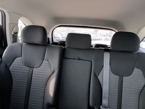 New 2026 Kia Sorento LX image 13