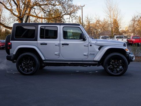 Used 2023 Jeep Wrangler Unlimited Sahara image 6