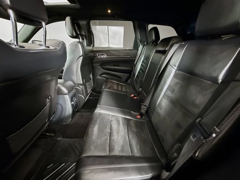 Used 2018 Jeep Grand Cherokee Laredo AWD/4WD image 27
