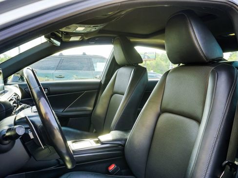 Used 2023 Lexus IS 300 w/ Comfort Package image 39