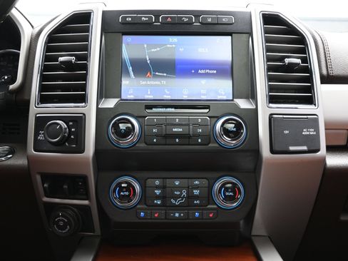 Used 2020 Ford F250 King Ranch w/ King Ranch Ultimate Package AWD/4WD image 17