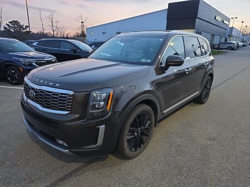 Used 2021 Kia Telluride SX w/ SX Prestige Package image 3