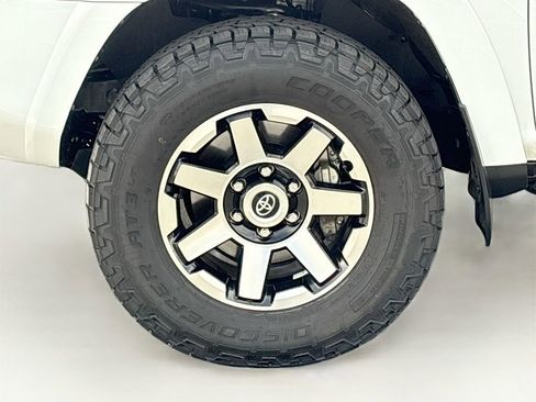 Certified 2023 Toyota 4Runner TRD Off-Road Premium w/ Moonroof Package AWD/4WD image 30