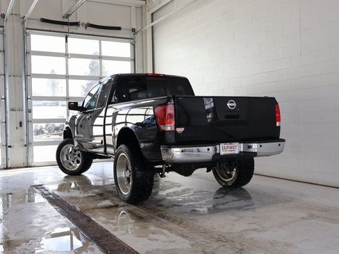 Used 2010 Nissan Titan SE w/ SE Value Truck Pkg image 32