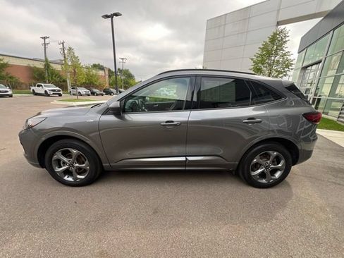Used 2024 Ford Escape ST-Line w/ Tech Pack #1 AWD/4WD image 8