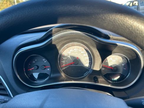 Used 2012 Dodge Avenger SE image 14