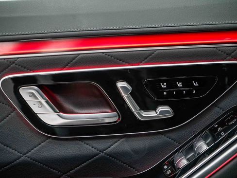 Used 2025 Mercedes-Benz S 580 S 580 image 20