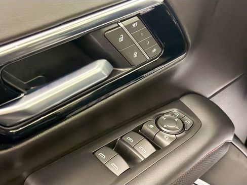 Used 2025 Chevrolet Tahoe RST w/ RST Performance Edition image 18