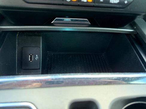 Used 2018 Ford Expedition XLT AWD/4WD image 31