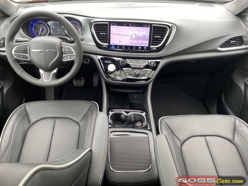 New 2026 Chrysler Pacifica Limited image 11