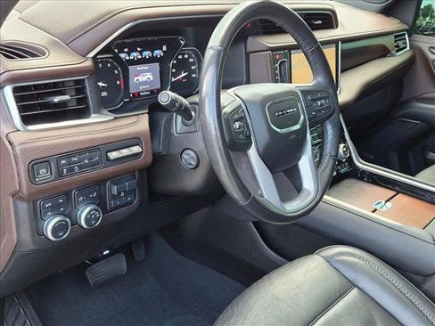 Used 2021 GMC Yukon Denali w/ Denali Ultimate Package AWD/4WD image 9
