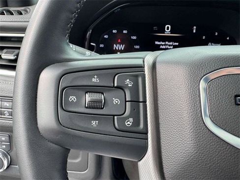 Used 2024 GMC Yukon XL Denali image 19