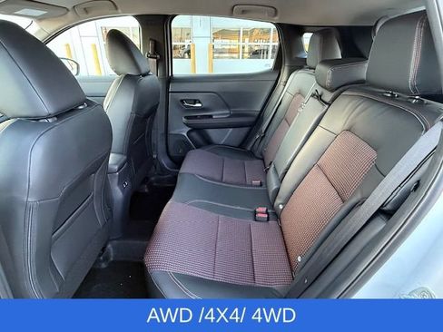 Used 2025 Nissan Kicks SR AWD/4WD image 13