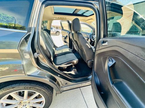 Used 2016 Ford Escape SE w/ Equipment Group 201A AWD/4WD image 16