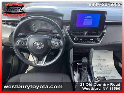 Used 2023 Toyota Corolla Cross AWD Hybrid image 16
