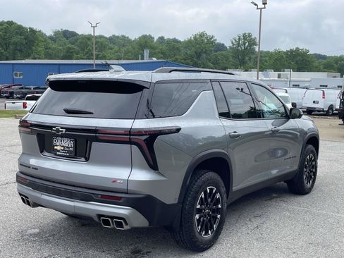 Used 2025 Chevrolet Traverse Z71 w/ Enhanced Driving Package AWD/4WD image 3