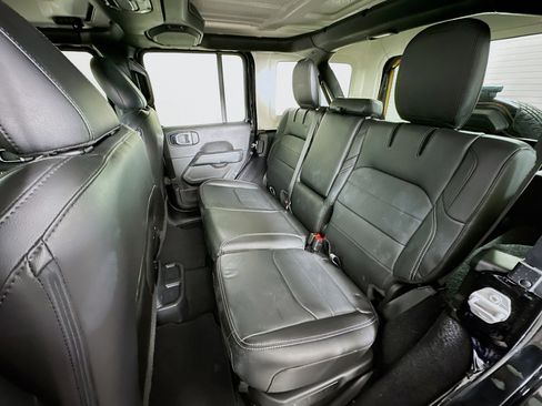 Used 2023 Jeep Wrangler Sahara w/ Cold Weather Group image 26