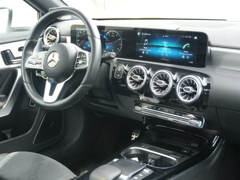 Used 2021 Mercedes-Benz A 220 4MATIC image 30