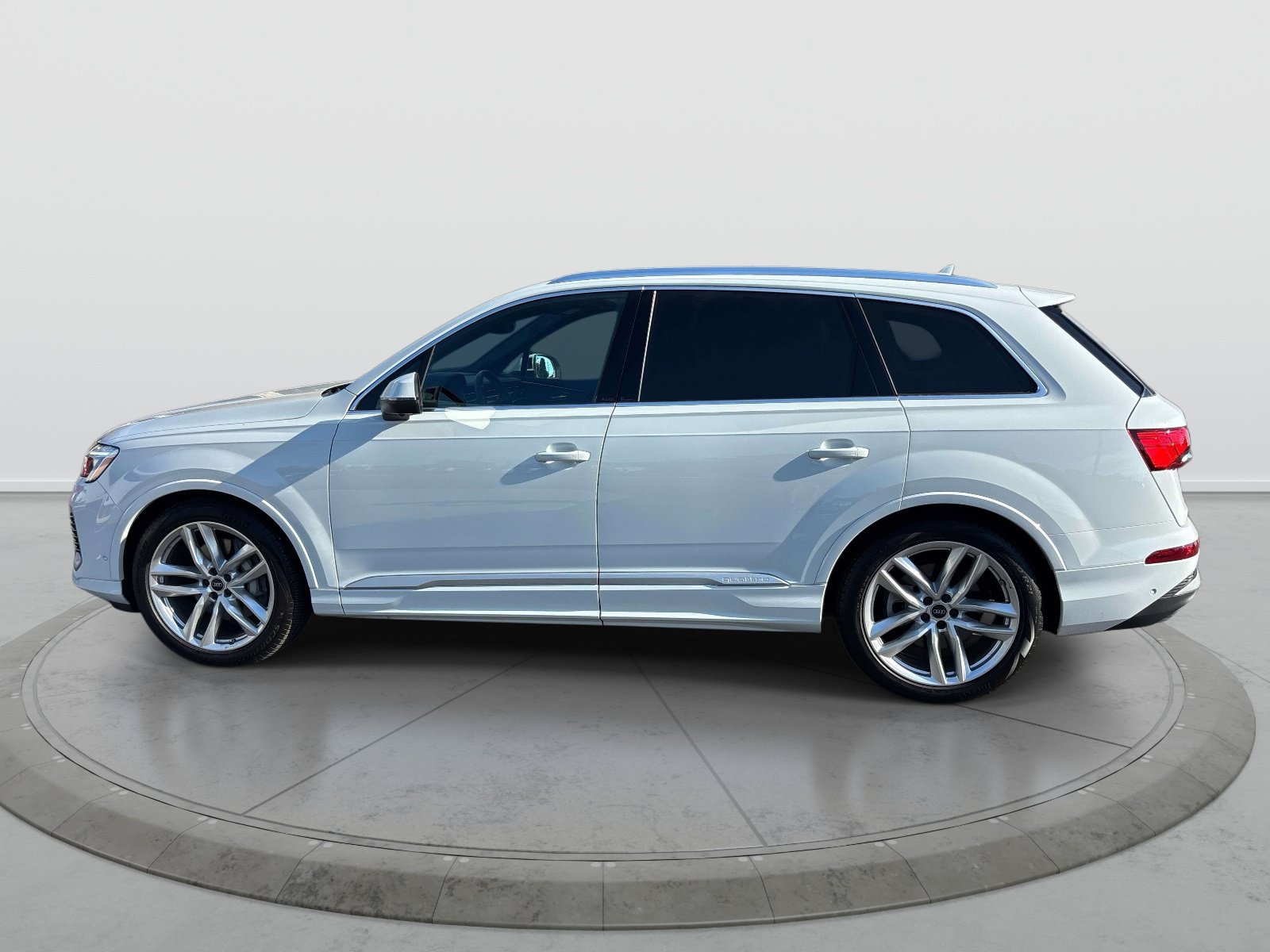 Used 2025 Audi Q7 3.0T Premium Plus AWD/4WD image 3
