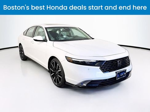 Used 2023 Honda Accord Touring image 1