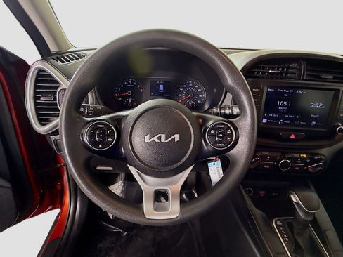 Used 2022 Kia Soul LX FWD image 13