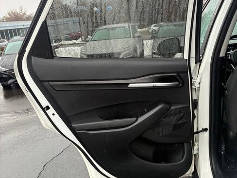 Used 2024 Kia Seltos LX image 43