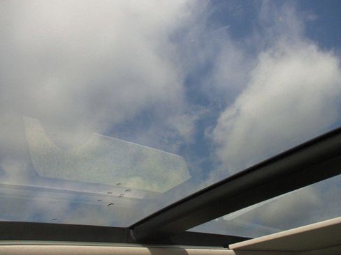 New 2025 Kia Sorento S w/ Panoramic Sunroof Package image 24