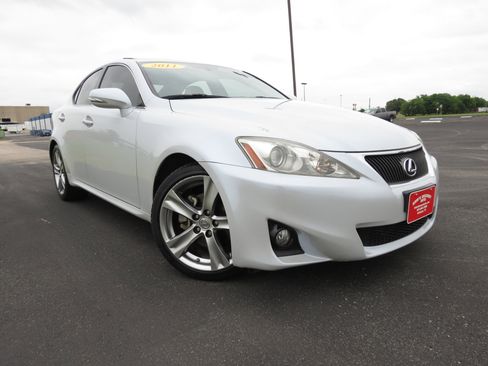 Used 2011 Lexus IS 250 RWD image 2