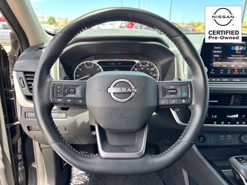 Certified 2025 Nissan Rogue SV FWD image 18