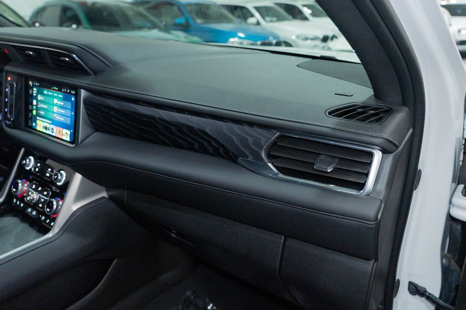 Used 2024 GMC Yukon Denali AWD/4WD image 47