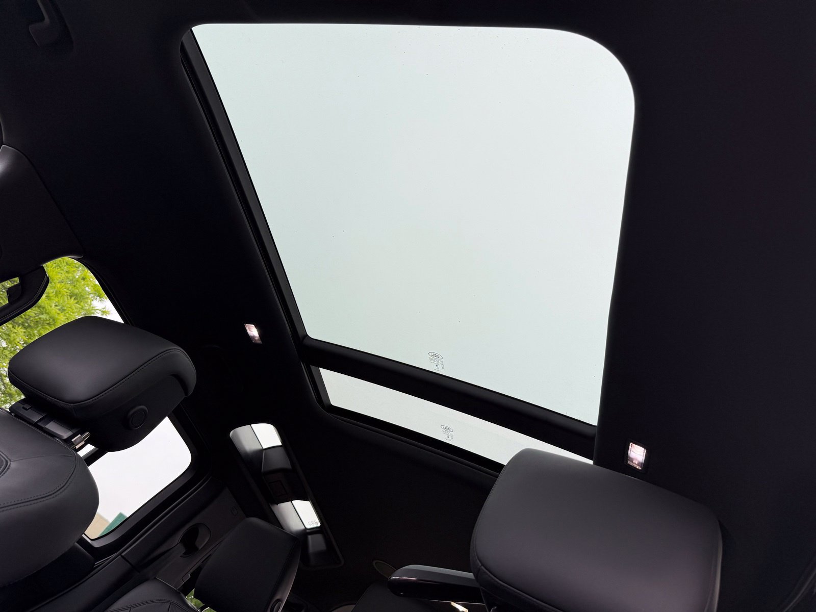 New 2026 Land Rover Defender 110 X-Dynamic SE AWD/4WD image 38