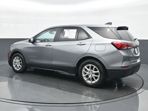 Used 2023 Chevrolet Equinox LS w/ LS Convenience Package image 4