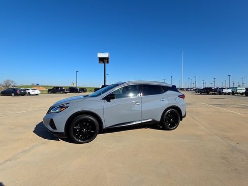 Used 2024 Nissan Murano SV w/ SV Midnight Edition Package image 2