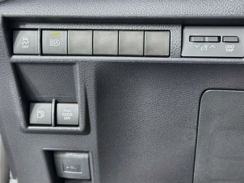 New 2026 Toyota Sienna XLE FWD image 14