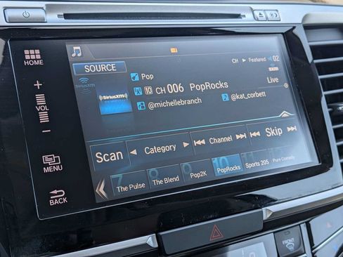 Certified 2017 Honda Accord EX-L image 25